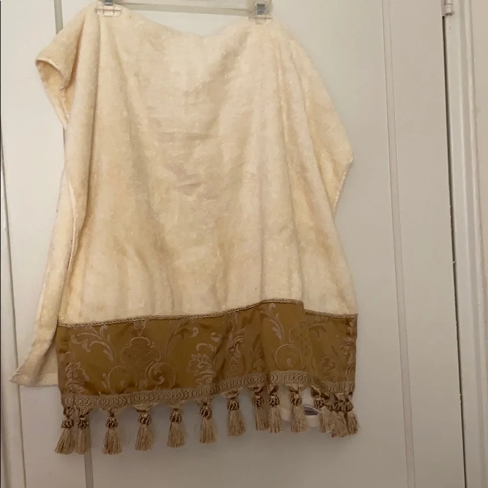 Croscill home yellow & gold bath and hand towel